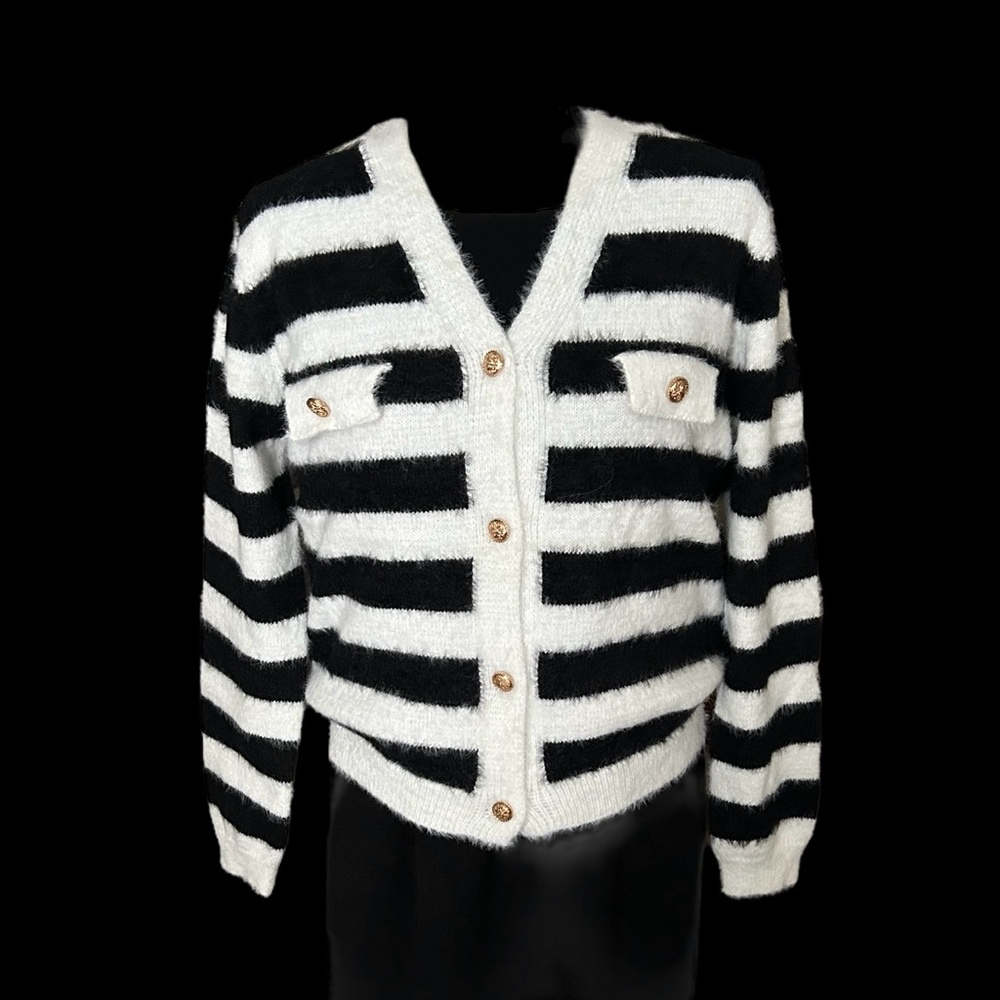 RAIN & ROSE. NWT. Black & White Stripe Sooo Soft Long Sleeve Sweater! Med. $28.